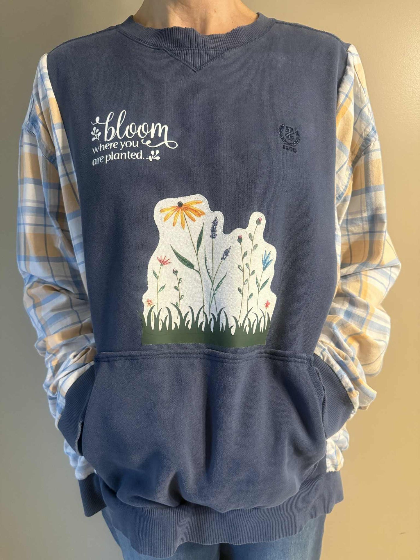 Upcycled Hoodie / Sweatshirt - Flowers (XL)